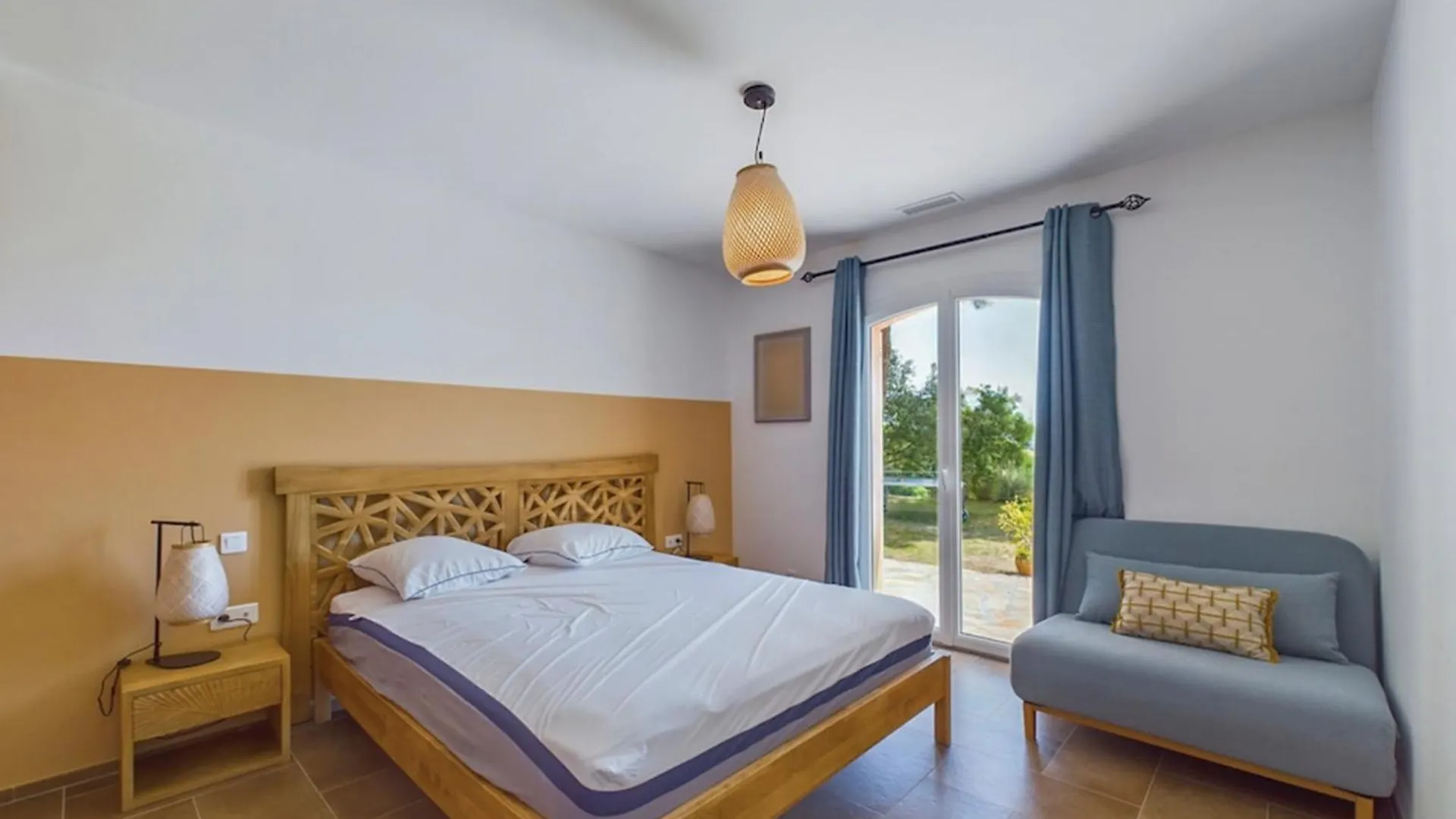 別荘 Spacious And Secure Villa With View ロクブリューヌ・シュル・アルジャン