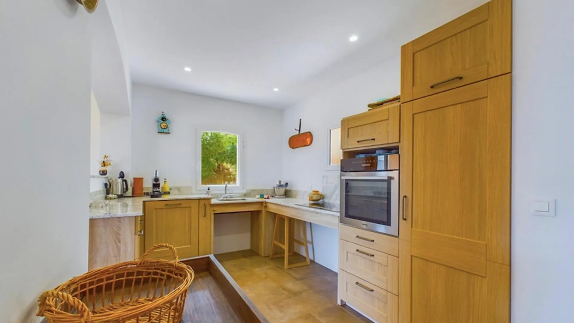 Spacious And Secure Villa With View ロクブリューヌ・シュル・アルジャン